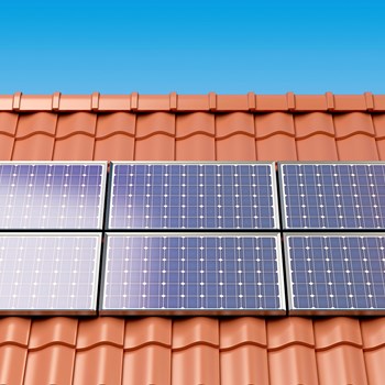 solar-panels-on-the-roof-of-a-house-producing-p6nrs32.jpg