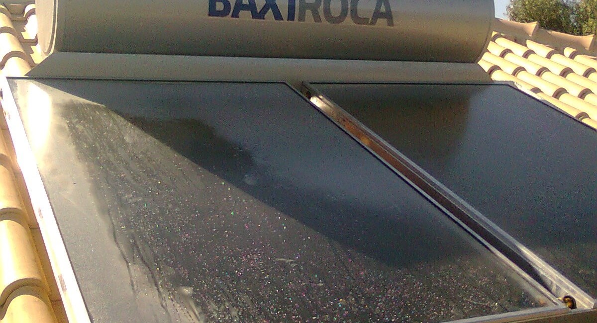 exemlpo-de-sistema-coletivo-de-paineis-solares